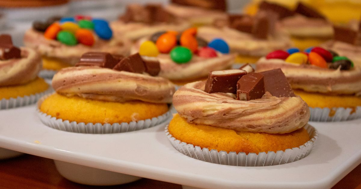Cookies and Cream Desserts Sweet Treats with Chocolate and Cookies